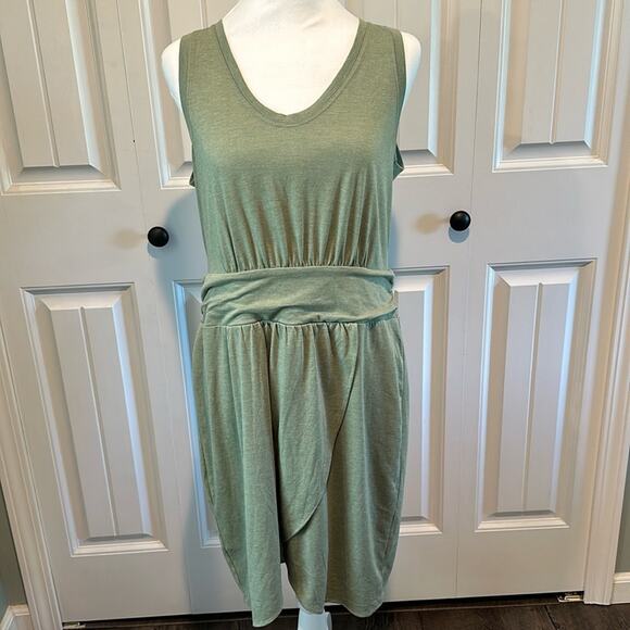 Banana Republic Large Sage Green Tulip Wrap Dress - Picture 1 of 13